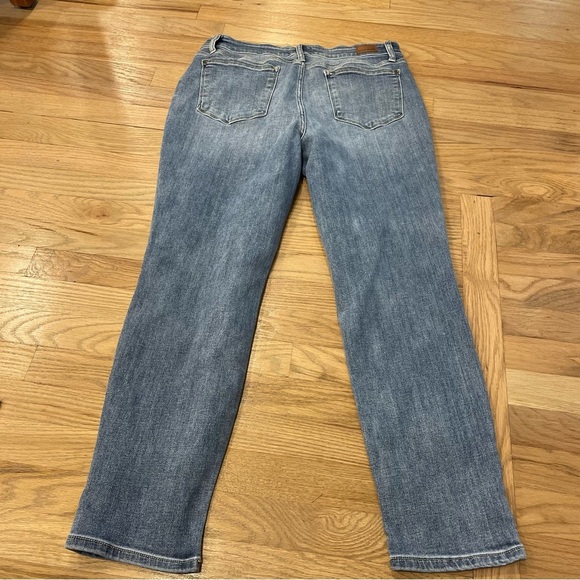 Judy Blue Mid Rise Bleach Wash Boyfriend Denim Jeans - Picture 7 of 8